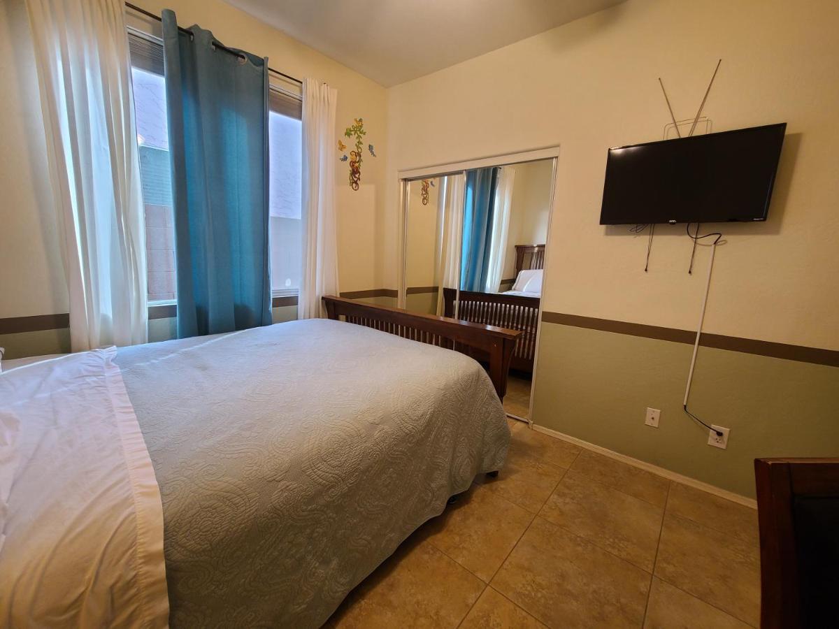 Phoenix Home Near Freeways And Airport Bagian luar foto