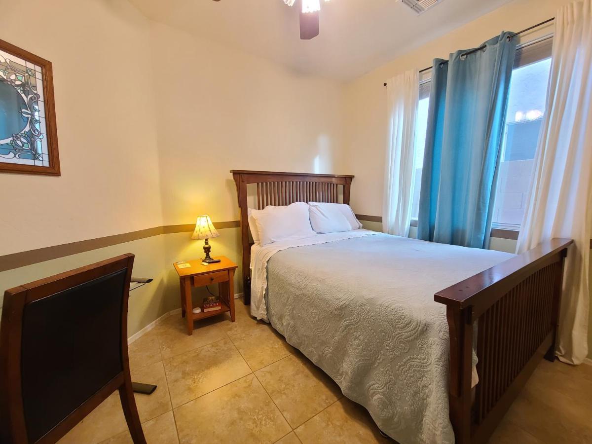 Phoenix Home Near Freeways And Airport Bagian luar foto
