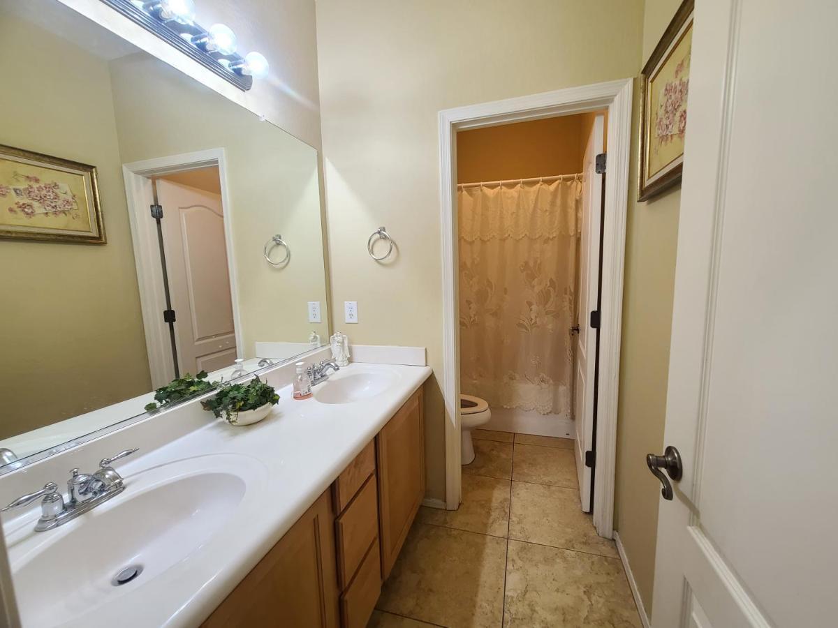 Phoenix Home Near Freeways And Airport Bagian luar foto